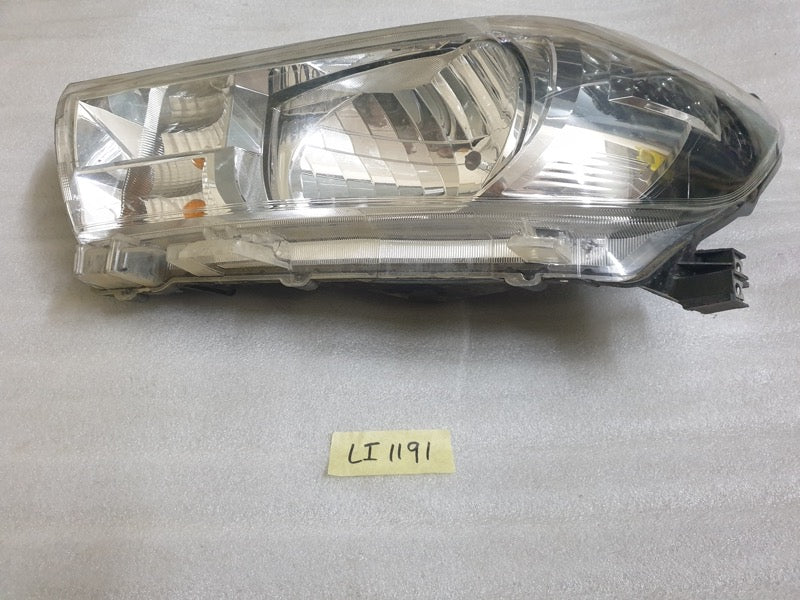 Original Used Toyota Hilux Left Headlight
