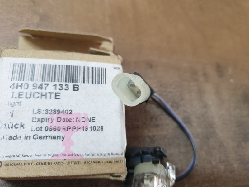 Original New Audi Q7 Left Front Door Courtesy Environment Light