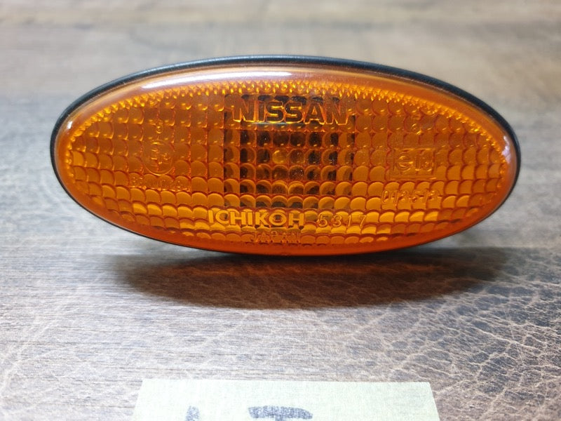 Original Used Nissan NP300 Fender Indicator Light