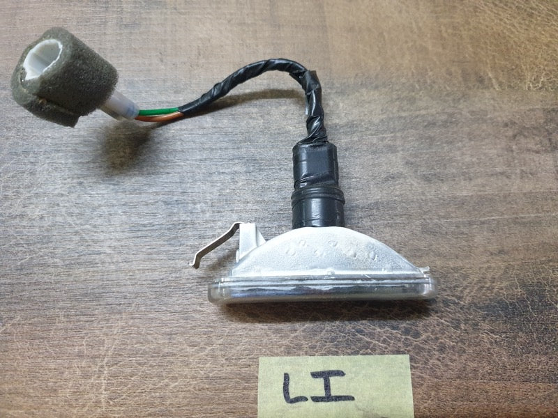 Original Used Mahindra Scorpio Fender Indicator Light