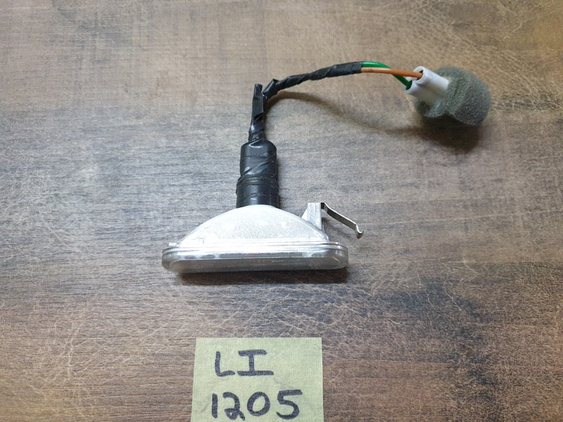 Original Used Mahindra Scorpio Fender Indicator Light