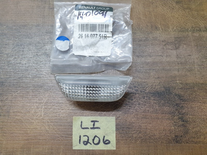 Original New Renault Kwid Fender Indicator Light