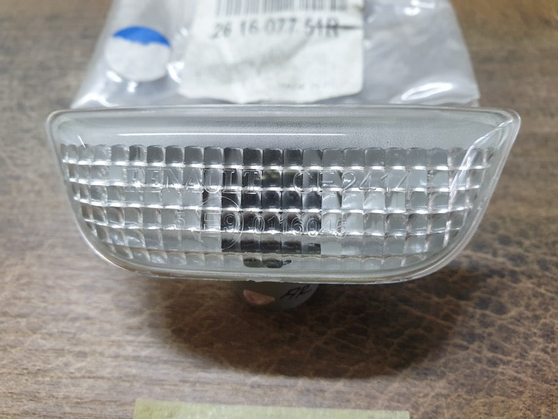 Original New Renault Kwid Fender Indicator Light