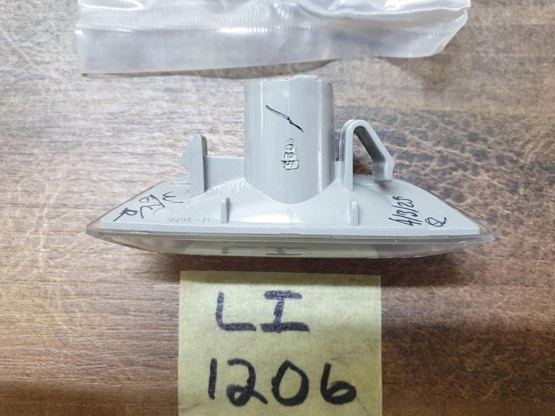 Original New Renault Kwid Fender Indicator Light