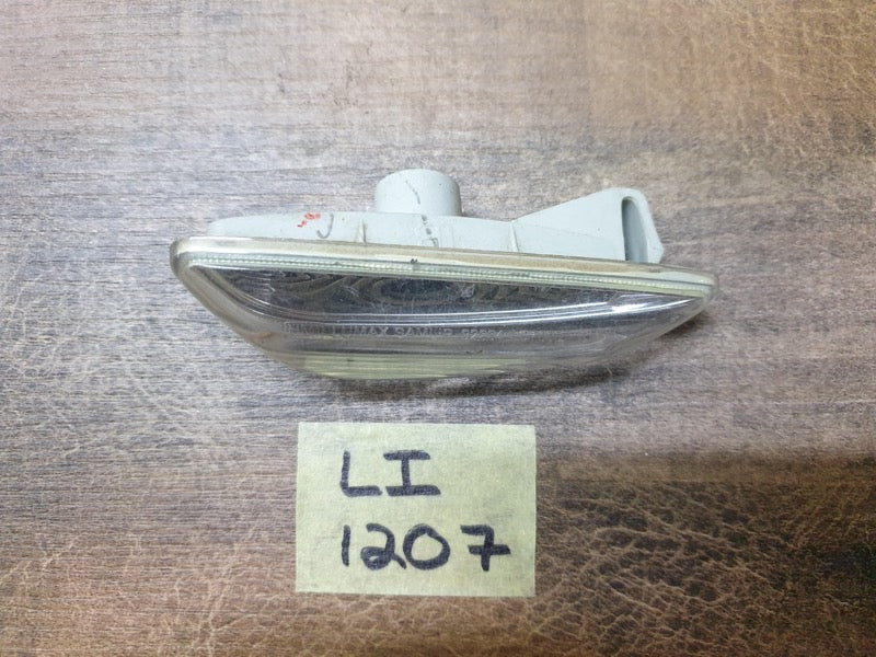 Original Used Hyundai i20 Right Front Fender Indicator Light