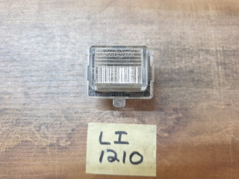 Original Used Mercedes-Benz C-Class CLA S-Class W204 W117 W221 License Plate Light