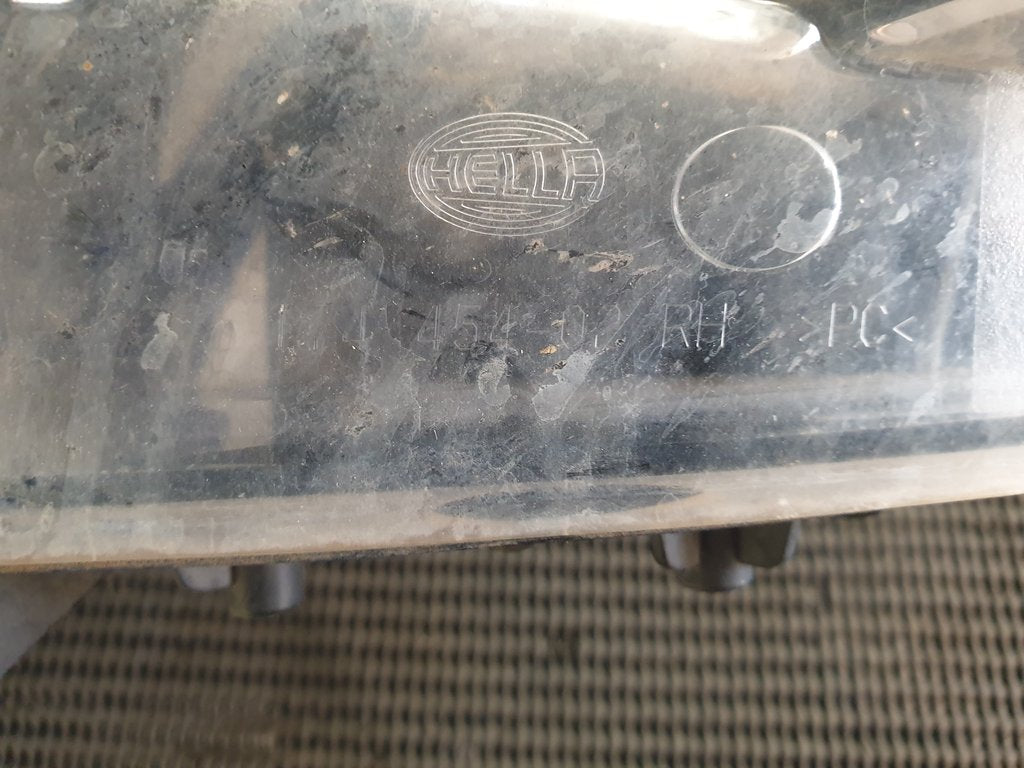 Nissan Qashqai 2010, 2011, 2012, 2013 Right Headlight