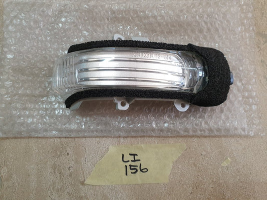 Toyota Hilux D4D Right Outer Mirror Indicator Light
