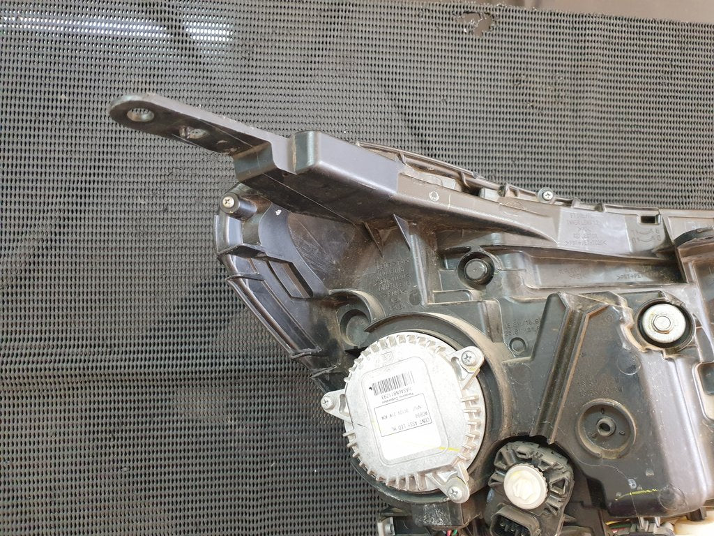 Nissan Navara Left Headlight