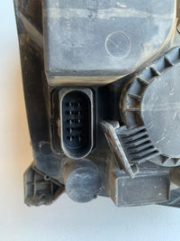 Volkswagen Amarok Right Headlight
