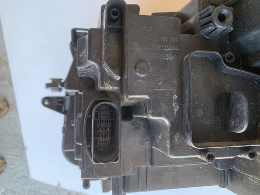 Volkswagen Tiguan Right Headlight