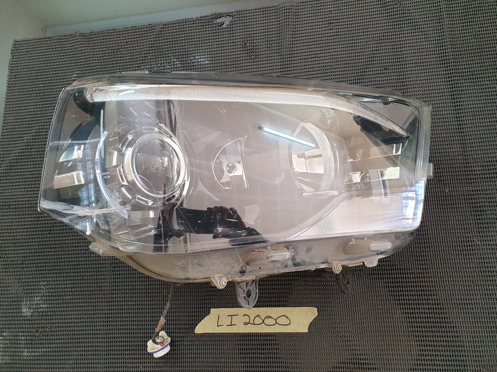 Mahindra Scorpion 2023, Xenon Right Headlight