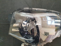 Mahindra Scorpion 2023, Xenon Right Headlight
