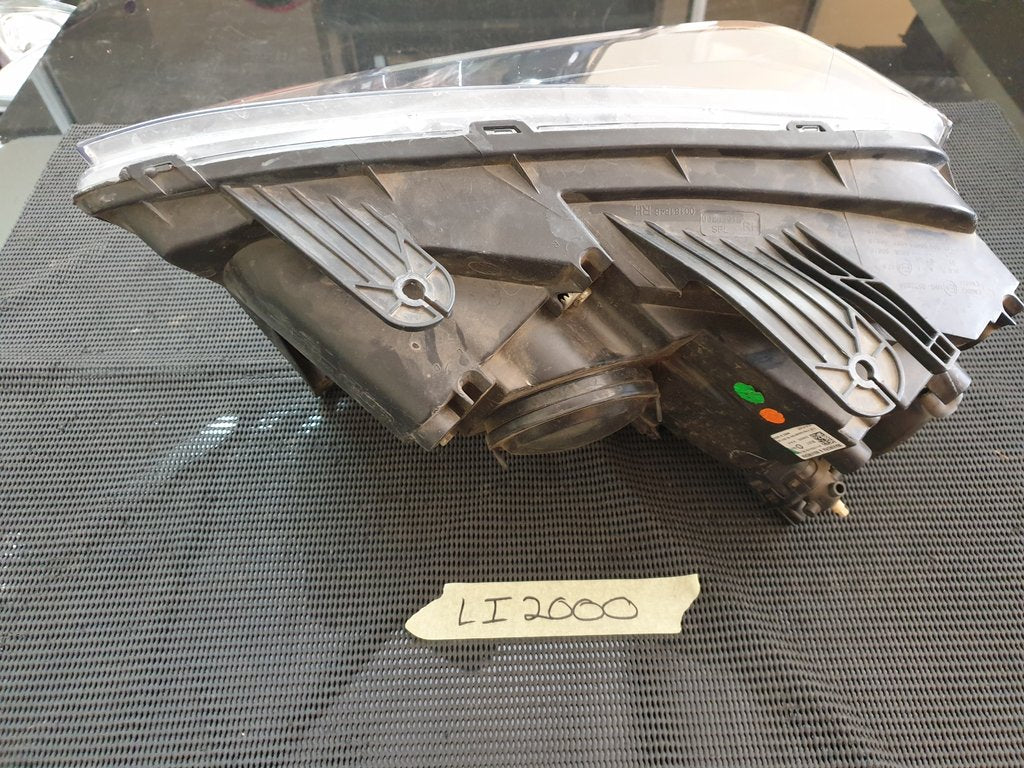 Mahindra Scorpion 2023, Xenon Right Headlight