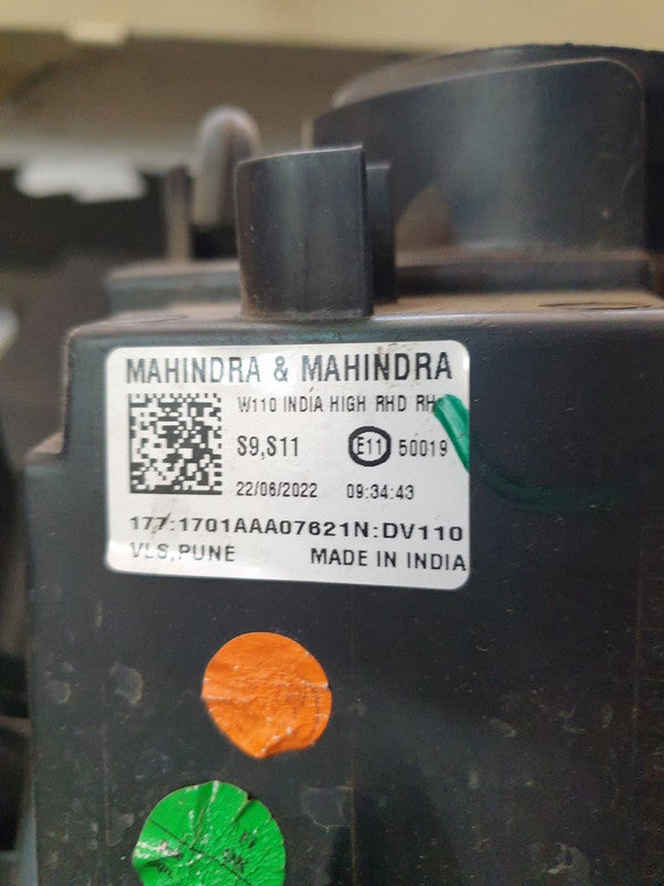 Mahindra Scorpion 2023, Xenon Right Headlight