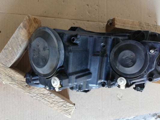 Volkswagen Polo Vivo Right Headlight