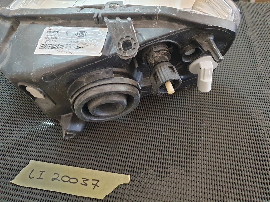 Nissan NP200 Right Headlight