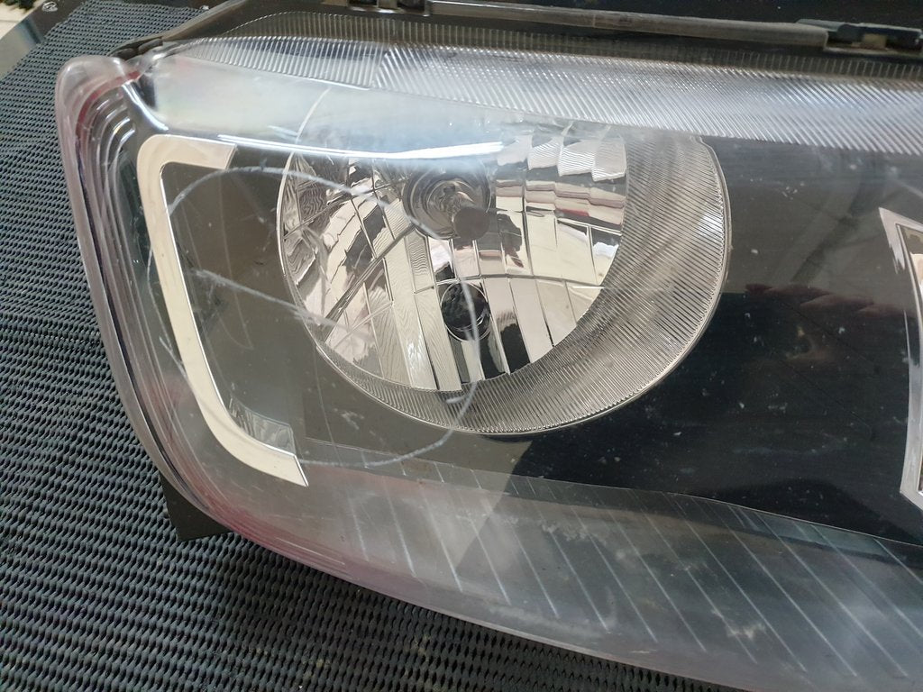 Renault Kwid Right Headlight