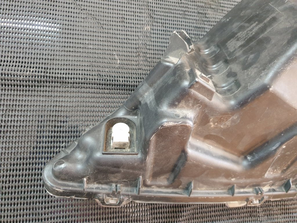 Nissan NP200 Right Headlight