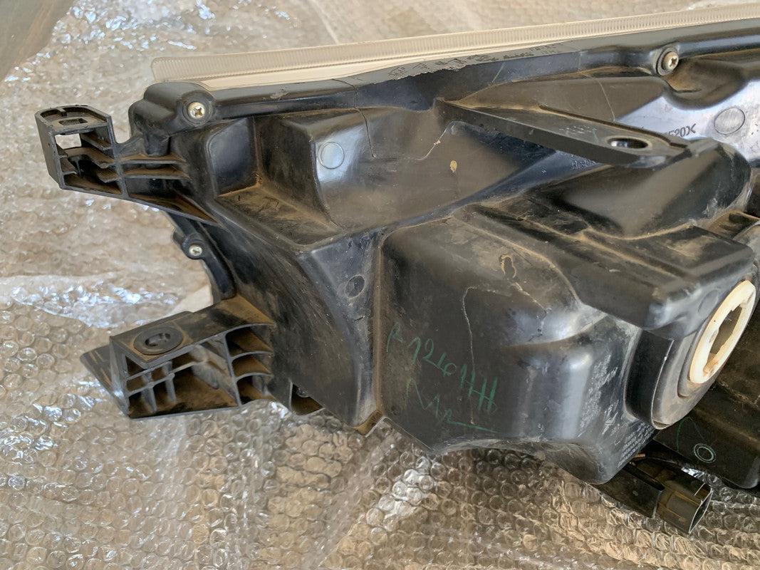 Toyota Hilux 2015, 2016, 2017, 2018 Right Headlight