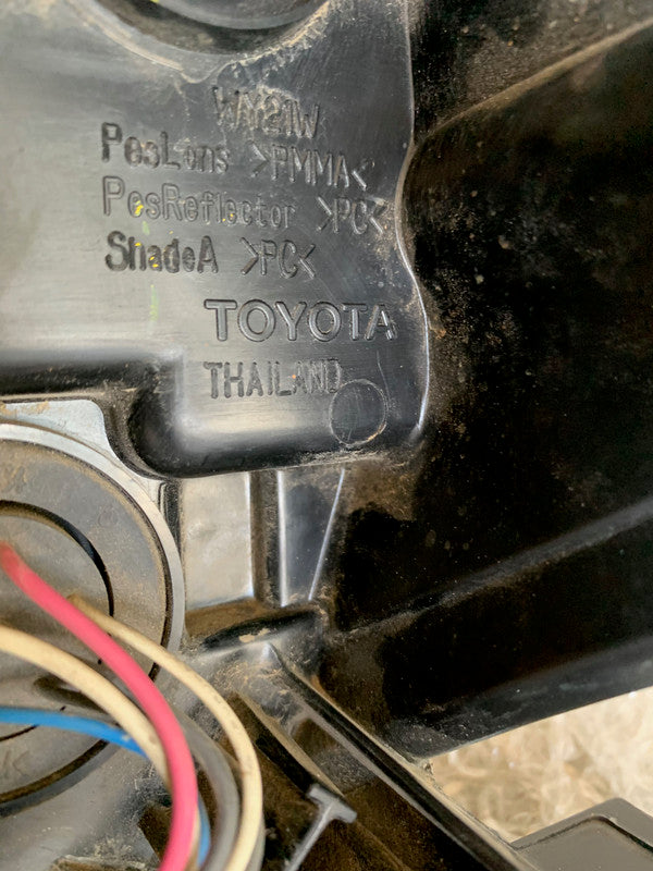 Toyota Hilux 2015, 2016, 2017, 2018 Right Headlight