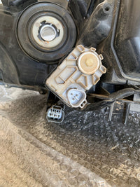 Toyota Hilux 2015, 2016, 2017, 2018 Right Headlight