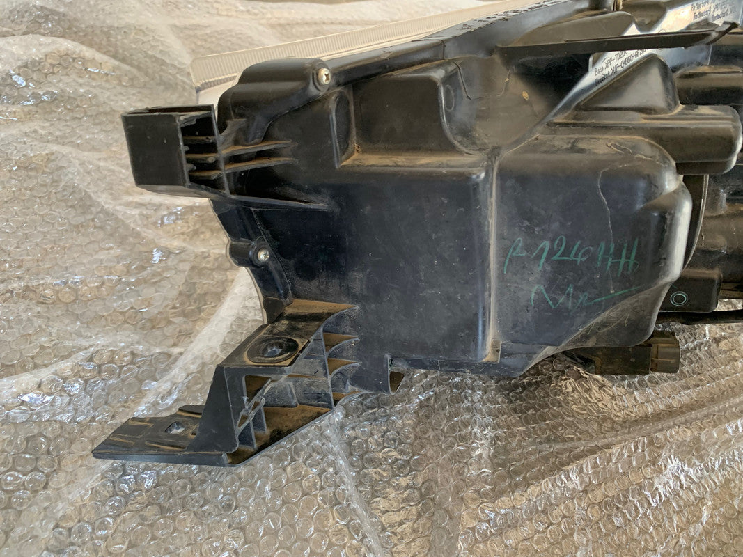 Toyota Hilux 2015, 2016, 2017, 2018 Right Headlight