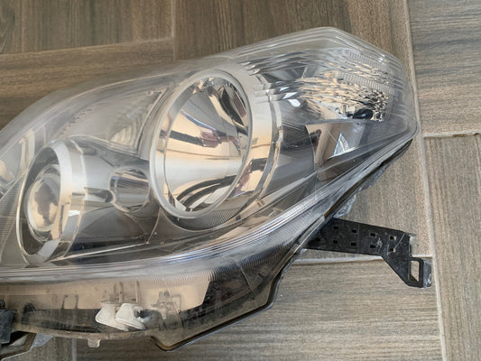 Toyota Fortuner Left Headlight