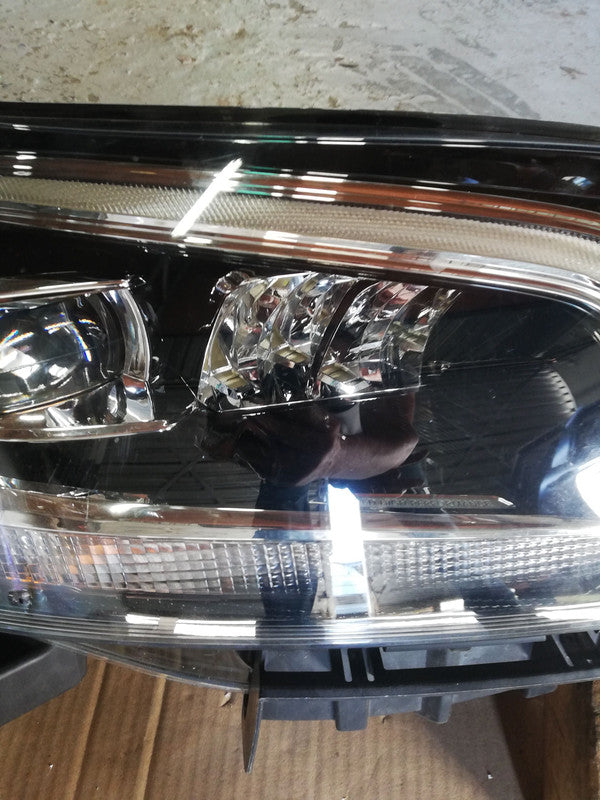 Mercedes-Benz X-Class W470, 2019 Right Headlight