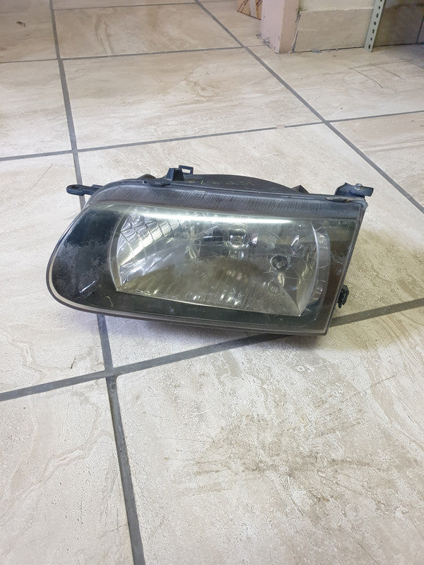 Toyota Tazz 2001 Left Headlight