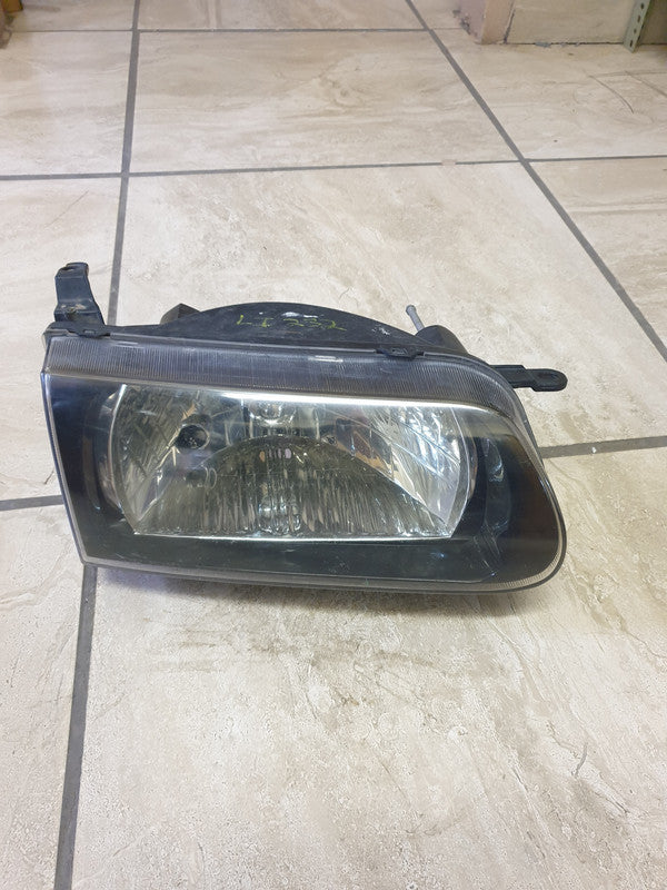 Toyota Tazz 2001 Right Headlight