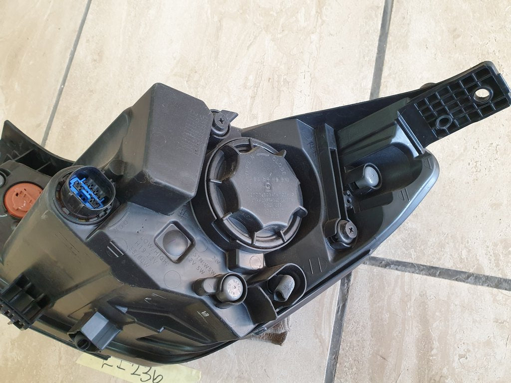 Hyundai I20 Right Headlight