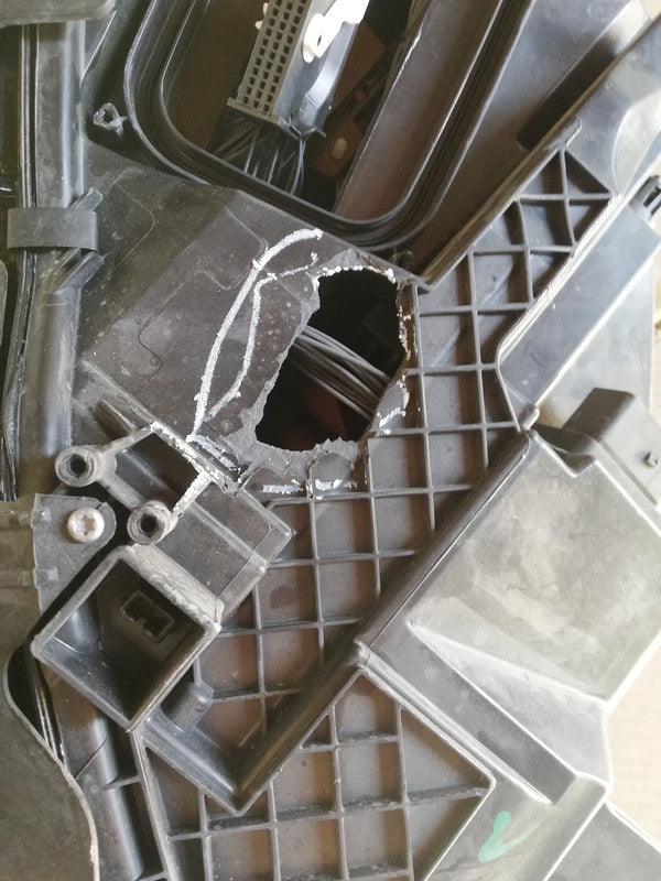 Mercedes-Benz GLA W156 Left Headlight