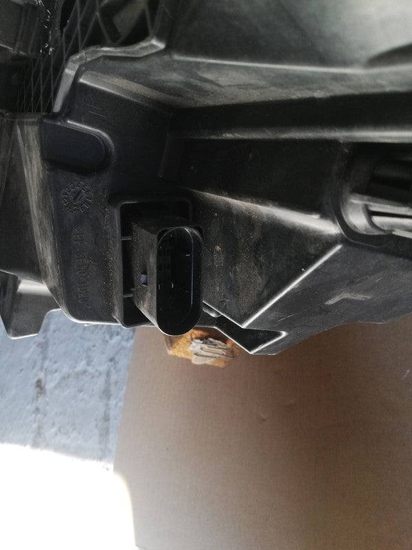 Mercedes-Benz GLA W156 Left Headlight