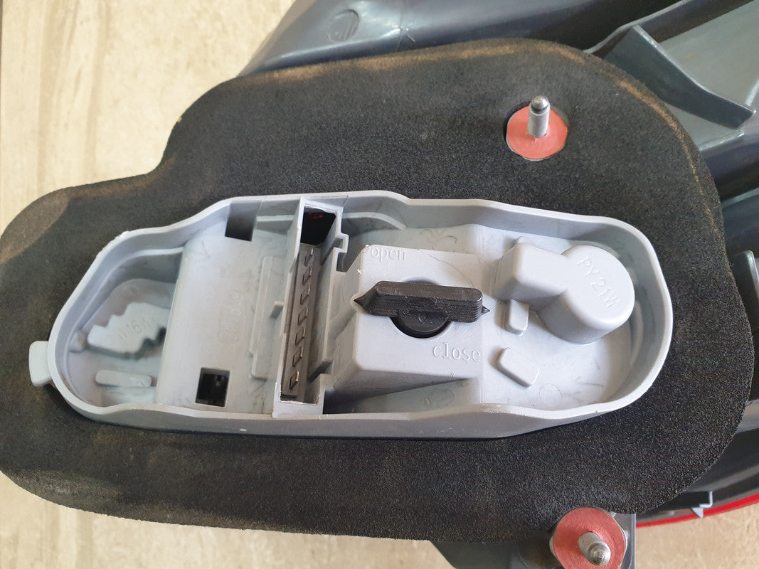 Mercedes-Benz C-Class W205 Left Taillight