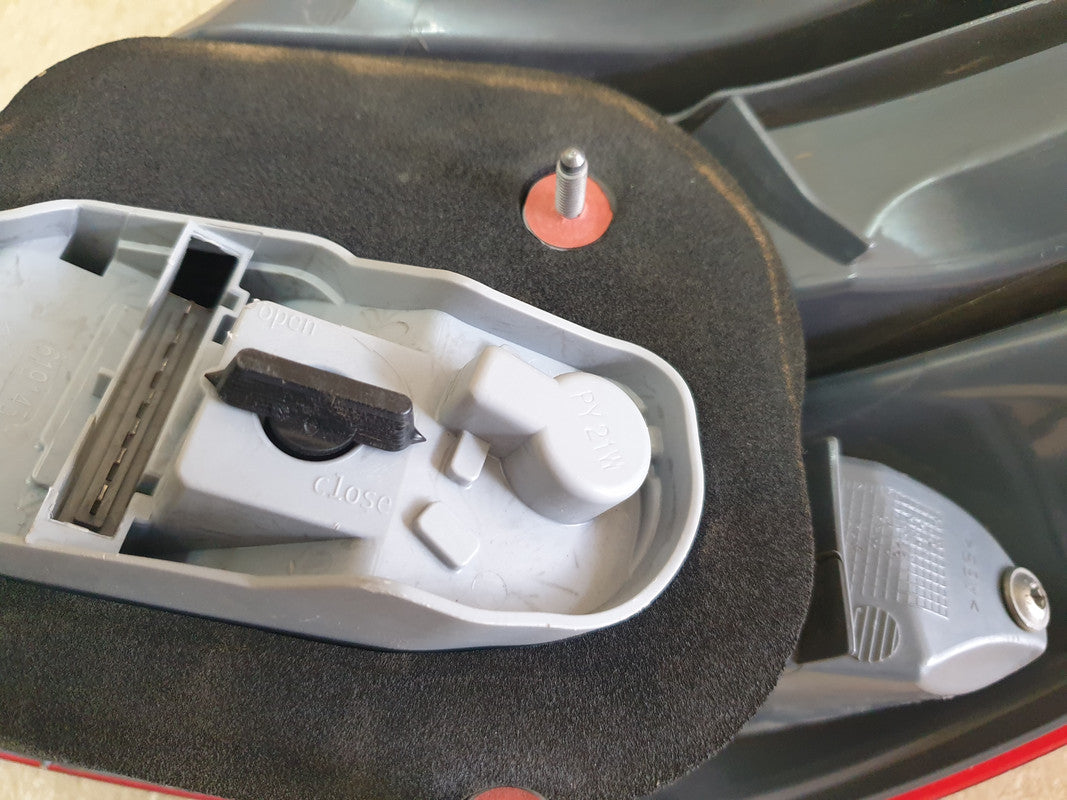 Mercedes-Benz C-Class W205 Left Taillight