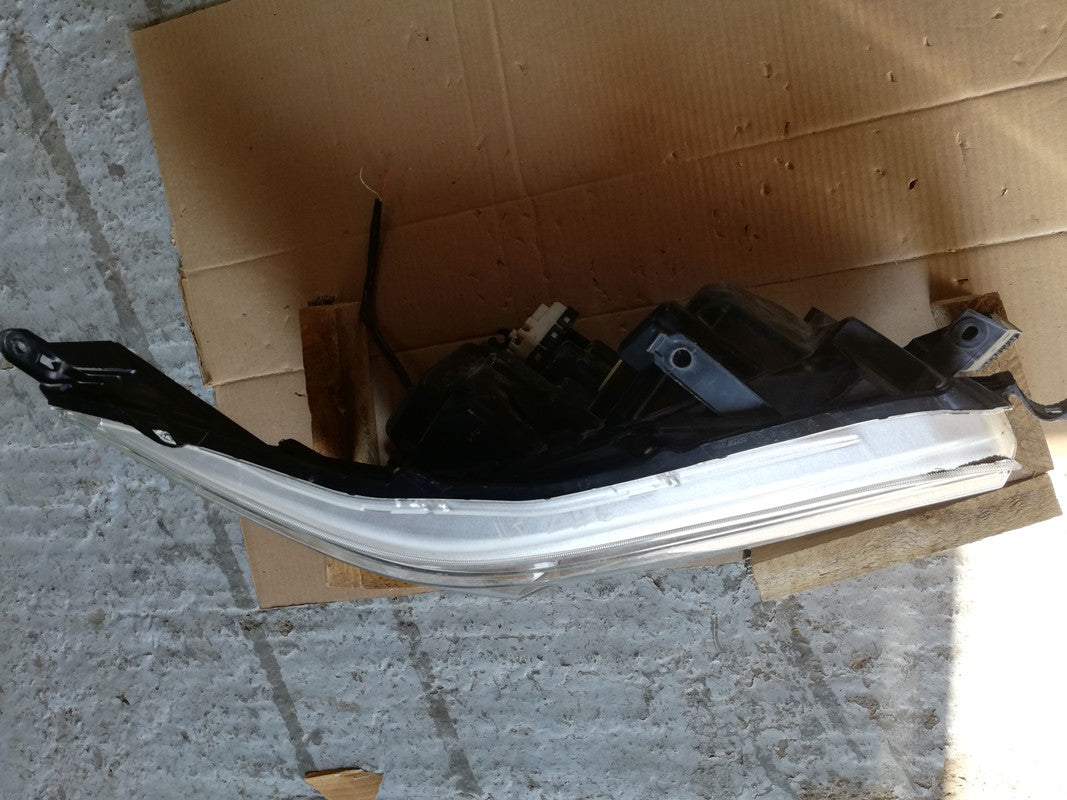 Toyota Hilux Right Headlight