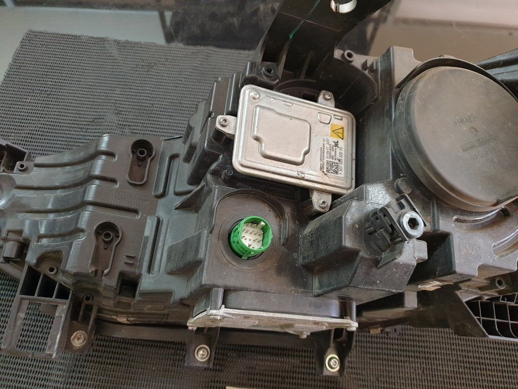 Alfa Romeo Stelvio Right Headlight