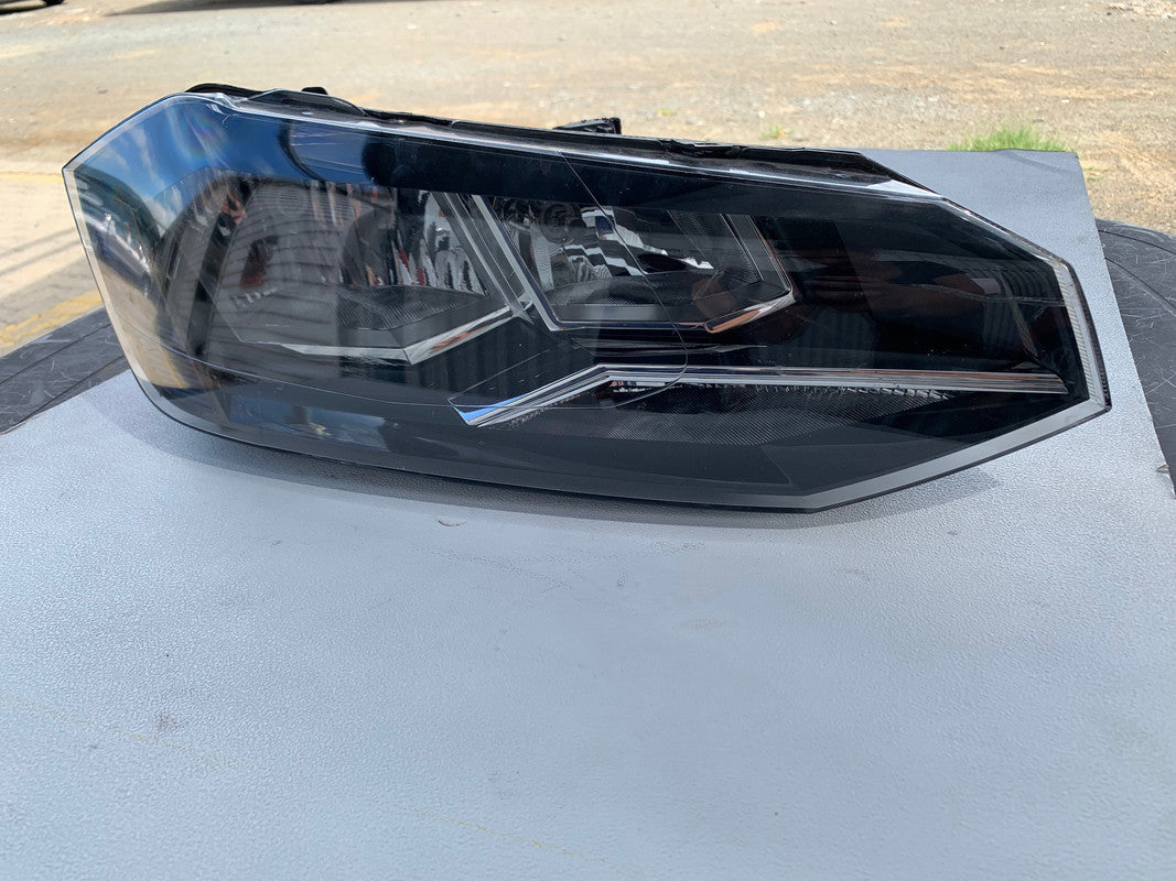 Volkswagen Polo Right Headlight