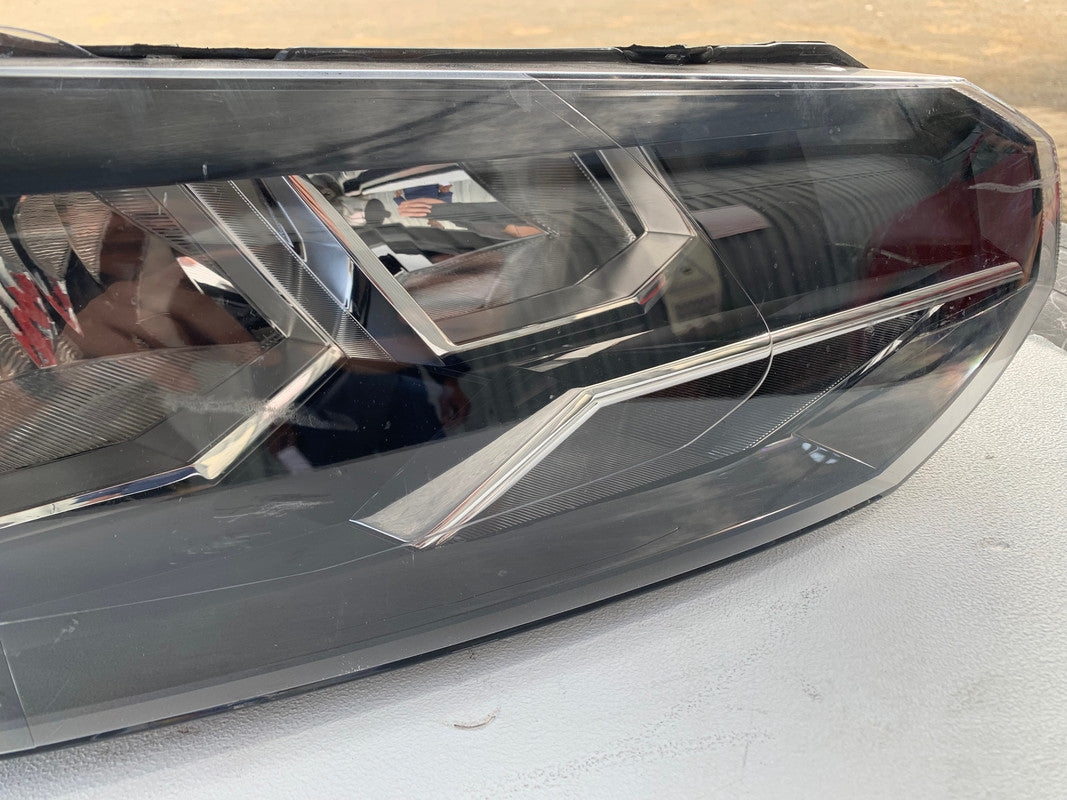 Volkswagen Polo Right Headlight