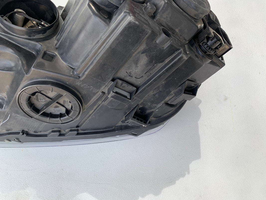 Volkswagen Polo Right Headlight