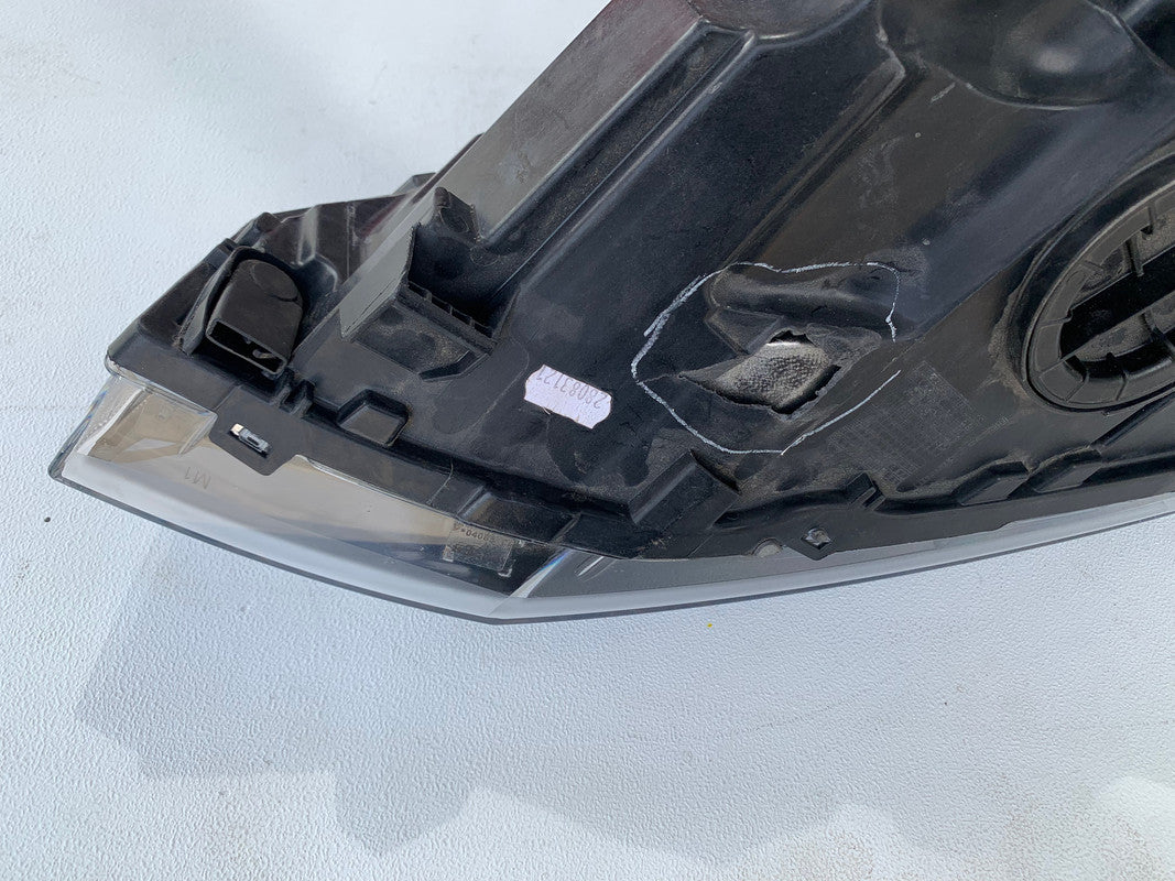 Volkswagen Polo Right Headlight