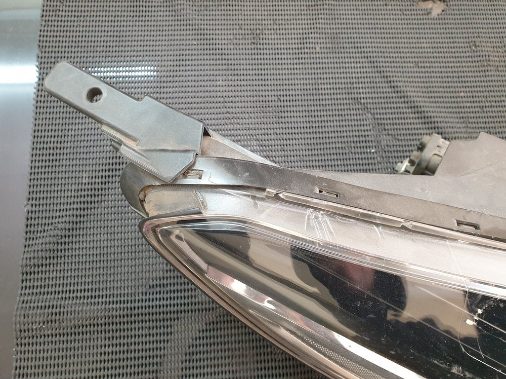 KIA Rio IV Right Headlight
