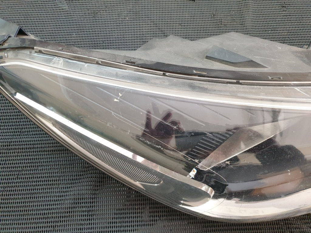 KIA Rio IV Right Headlight