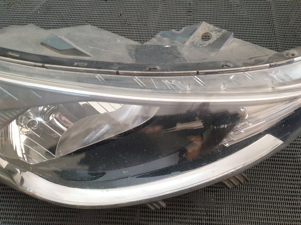 KIA Rio IV Right Headlight