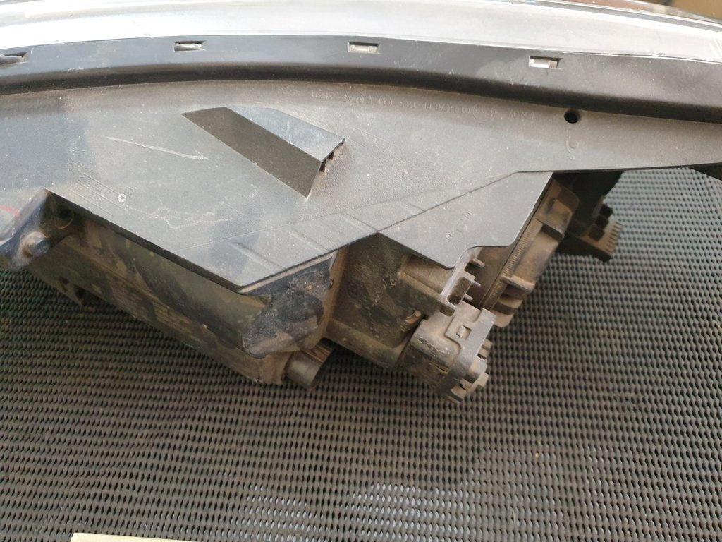 KIA Rio IV Right Headlight