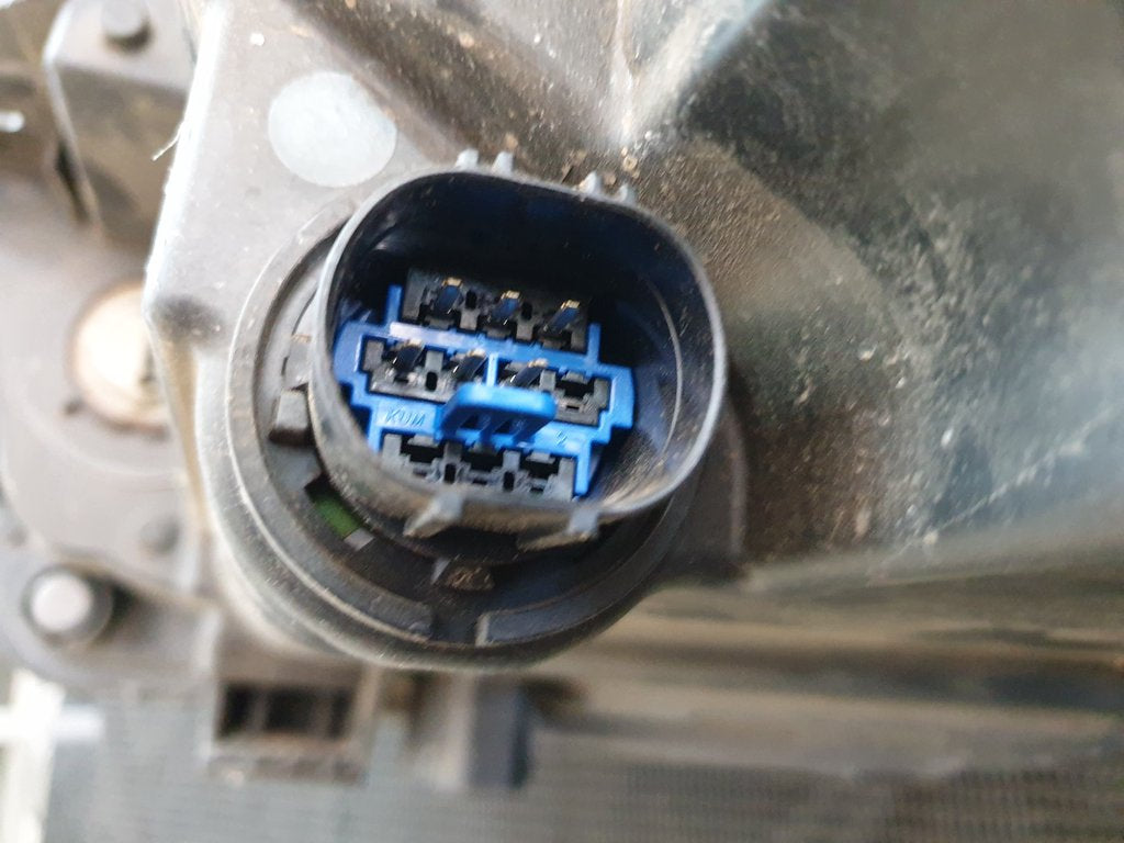 KIA Rio IV Right Headlight
