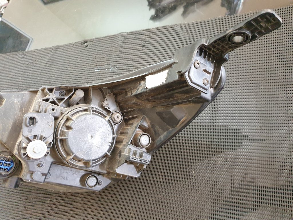 KIA Rio IV Right Headlight
