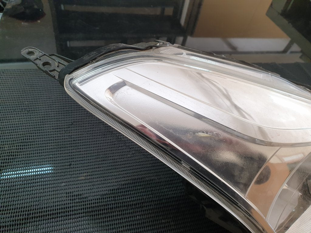 Toyota Starlet Suzuki Baleno Right Headlight