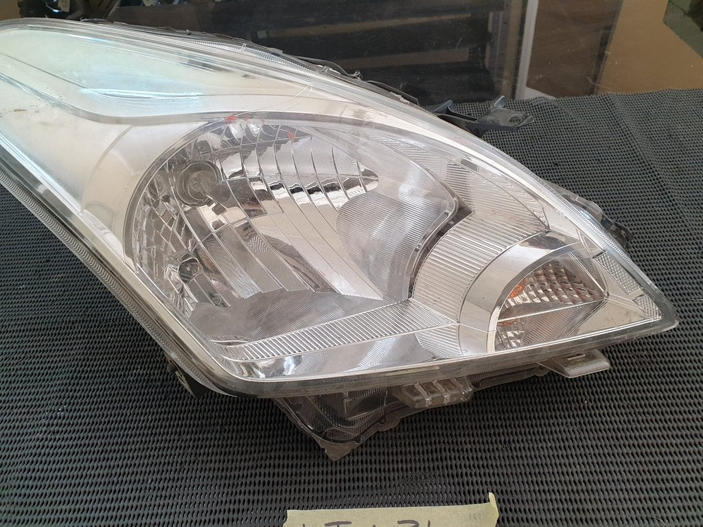 Toyota Starlet Suzuki Baleno Right Headlight